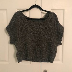 🎉HOST PICK🎉 BCBG gray short sleeve crop top